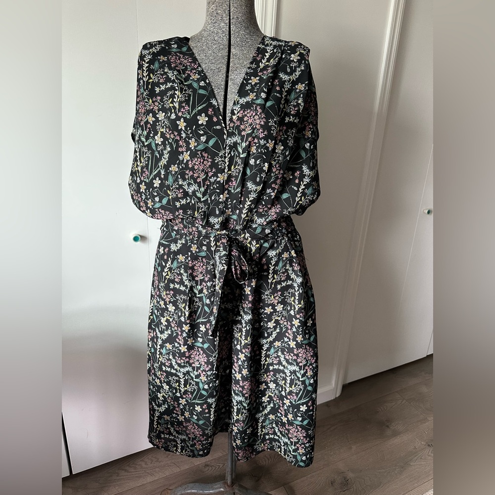 Max Studio Black and Floral Dress with Dolman Sleeves and Pockets
